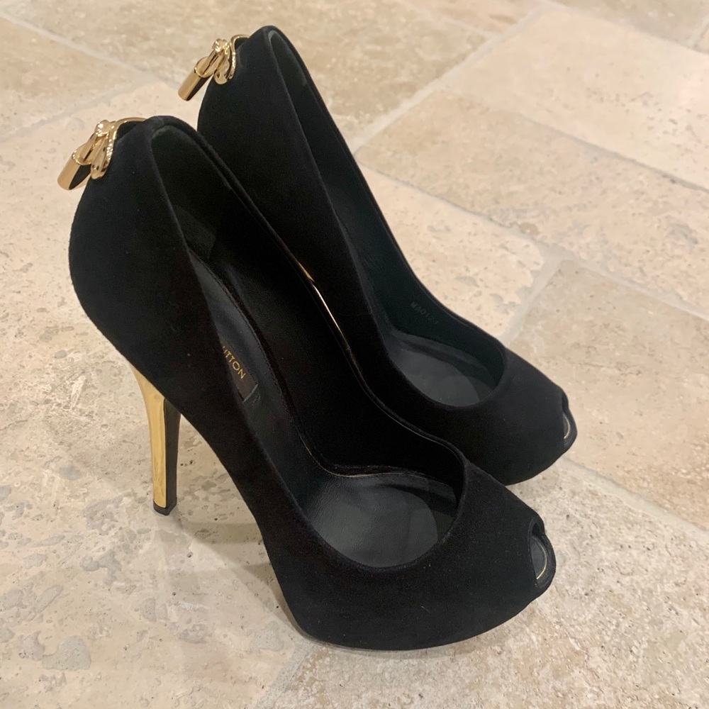 Louis Vuitton Oh Really Suede Pump